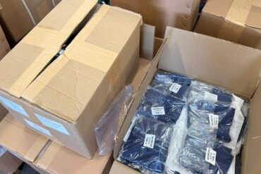 Prefeitura de Guaramirim inicia organização dos kits de uniformes para distribuição
