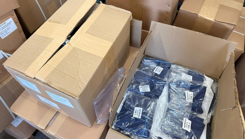 Prefeitura de Guaramirim inicia organização dos kits de uniformes para distribuição