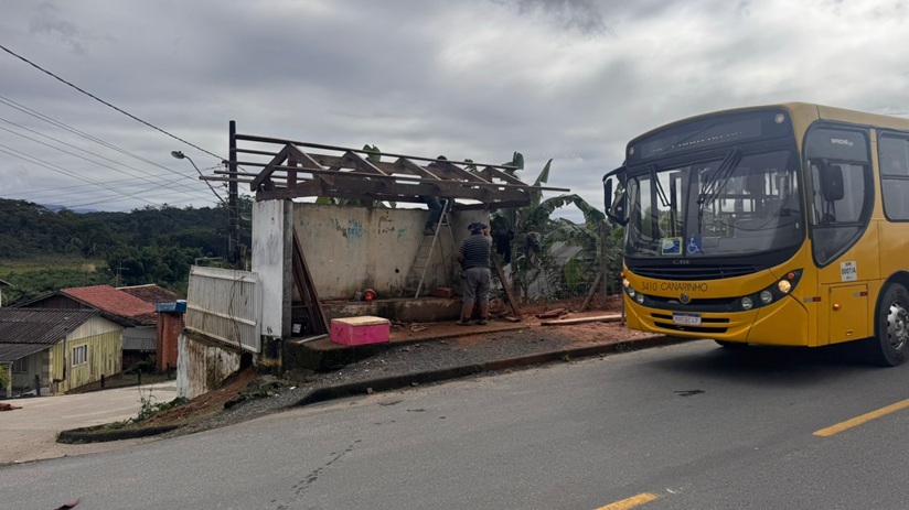 Guaramirim inicia revitalização e implantação de novos abrigos