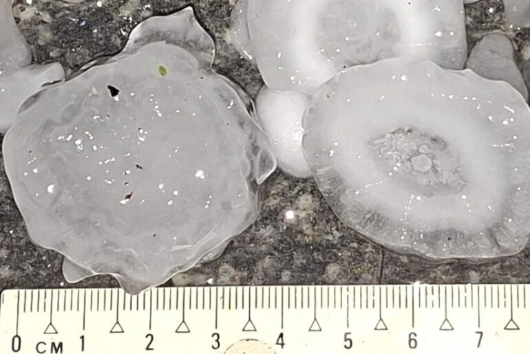 Guaramirim registra ocorrências após forte temporal com granizo